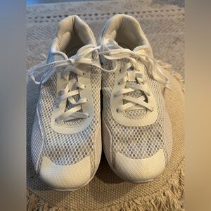 Kaepa Catalyst 6700 White Cheer Shoes - Women’s 8.5